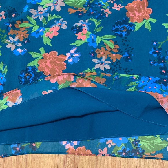 CAbi Teal Floral Print Still Life Cami Blouse - Picture 8 of 12